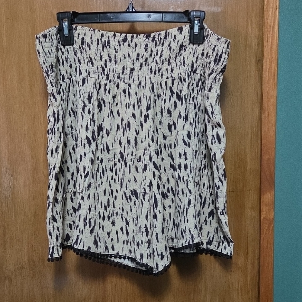**2 for $10** Stylish Black and Cream Patterned Shorts